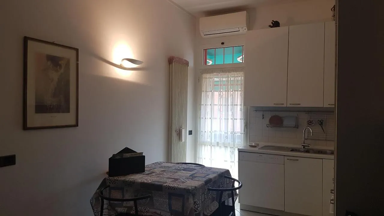 Rachel'S House Apartment Bologna Italy